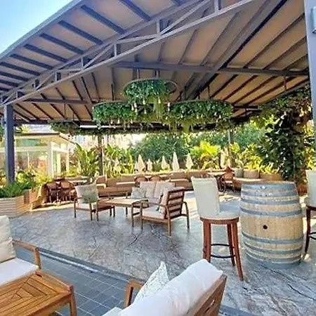 Mutlu Φετιγιέ
