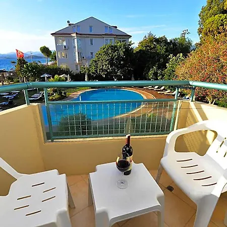 Mutlu Hotel