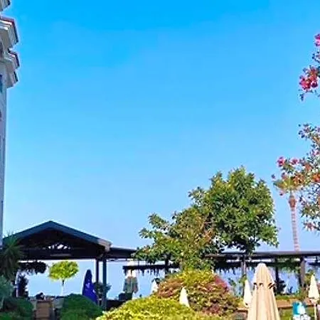 Mutlu Hotel